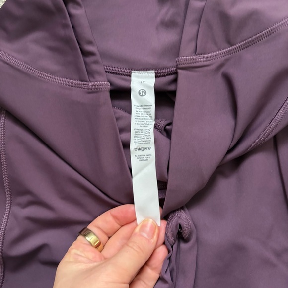 lululemon athletica Fast and Free High-Rise
Tight Leggings 25" with Pockets - Picture 10 of 12